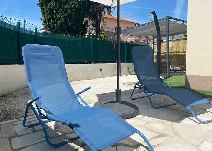 Apartment Andriana With Outdoor Pool