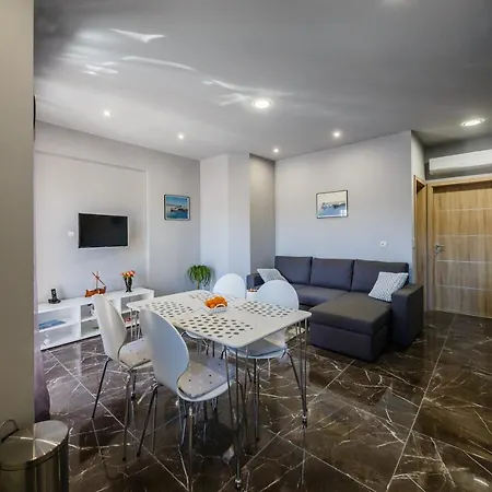 Apartment Andriana With Outdoor Pool Kastela Exterior photo